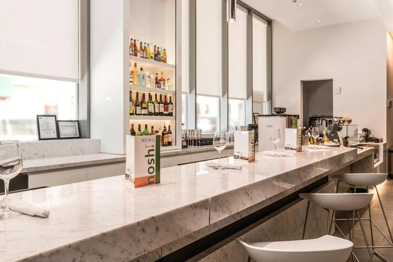 Courtyard By Marriott Long Island City/New York Manhattan View Hotel