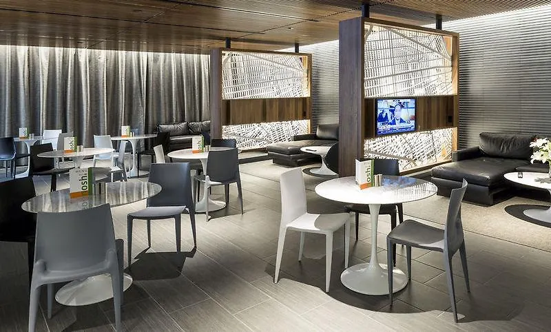 Courtyard By Marriott Long Island City/New York Manhattan View Hotel
