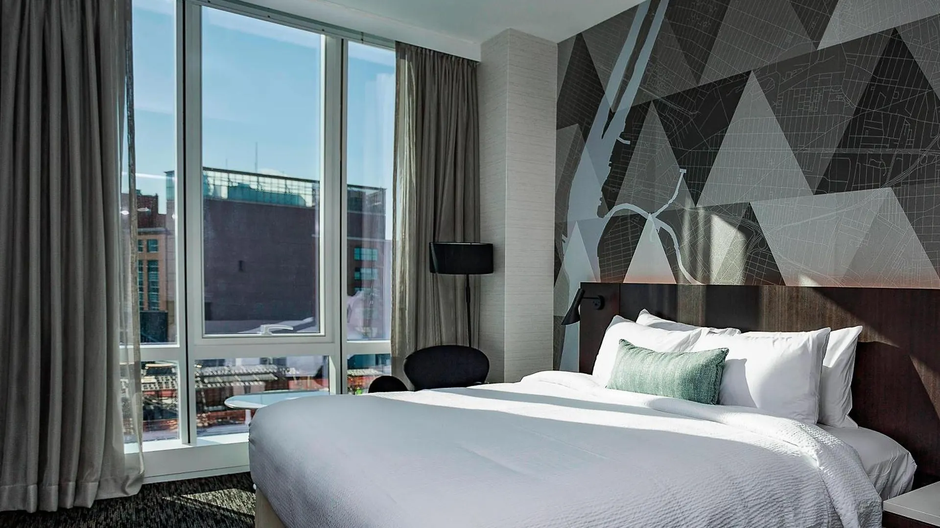 Courtyard By Marriott Long Island City/New York Manhattan View